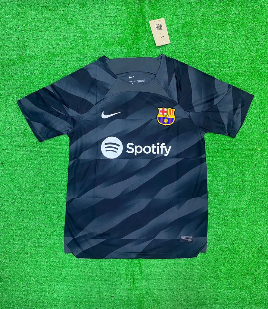 FC Barcelona Goalkeeper green Shirt 22/23 – Barça Official Store Spotify  Camp Nou