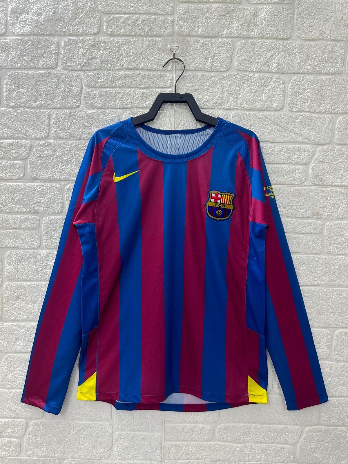 Retro Barcelona Home full sleeve Jersey 2005/06
