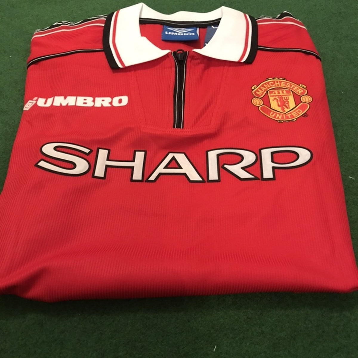 Retro Manchester United Home Jersey with Shorts 1998-00