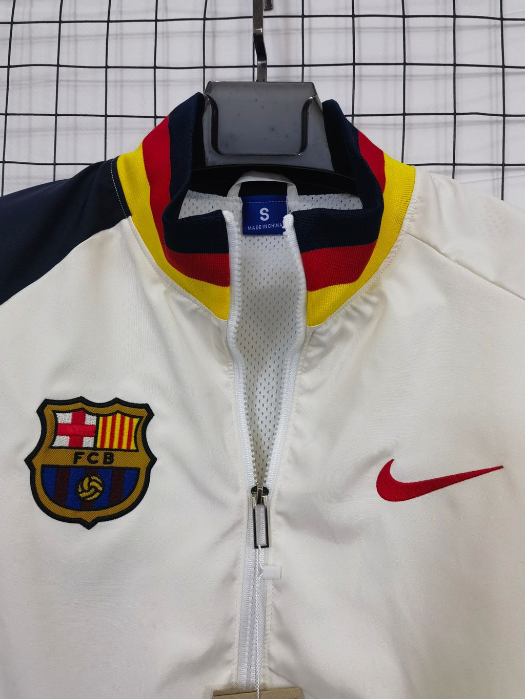 BARCELONA Home white Anthem windbreaker Jacket 2025/26