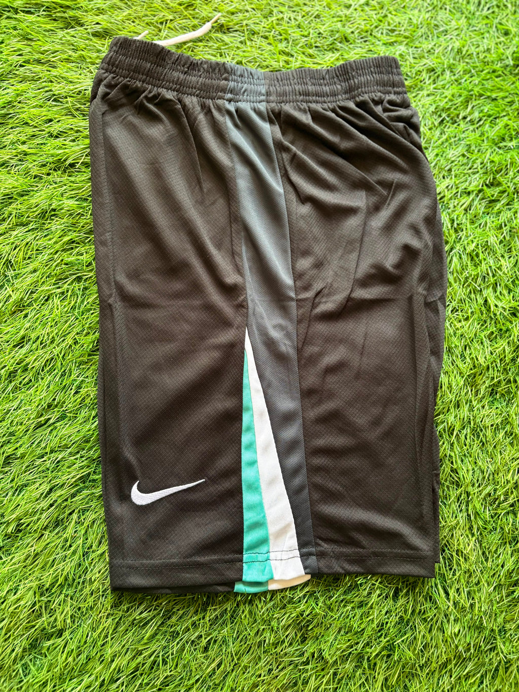 Liverpool Away Black Shorts 2024/25