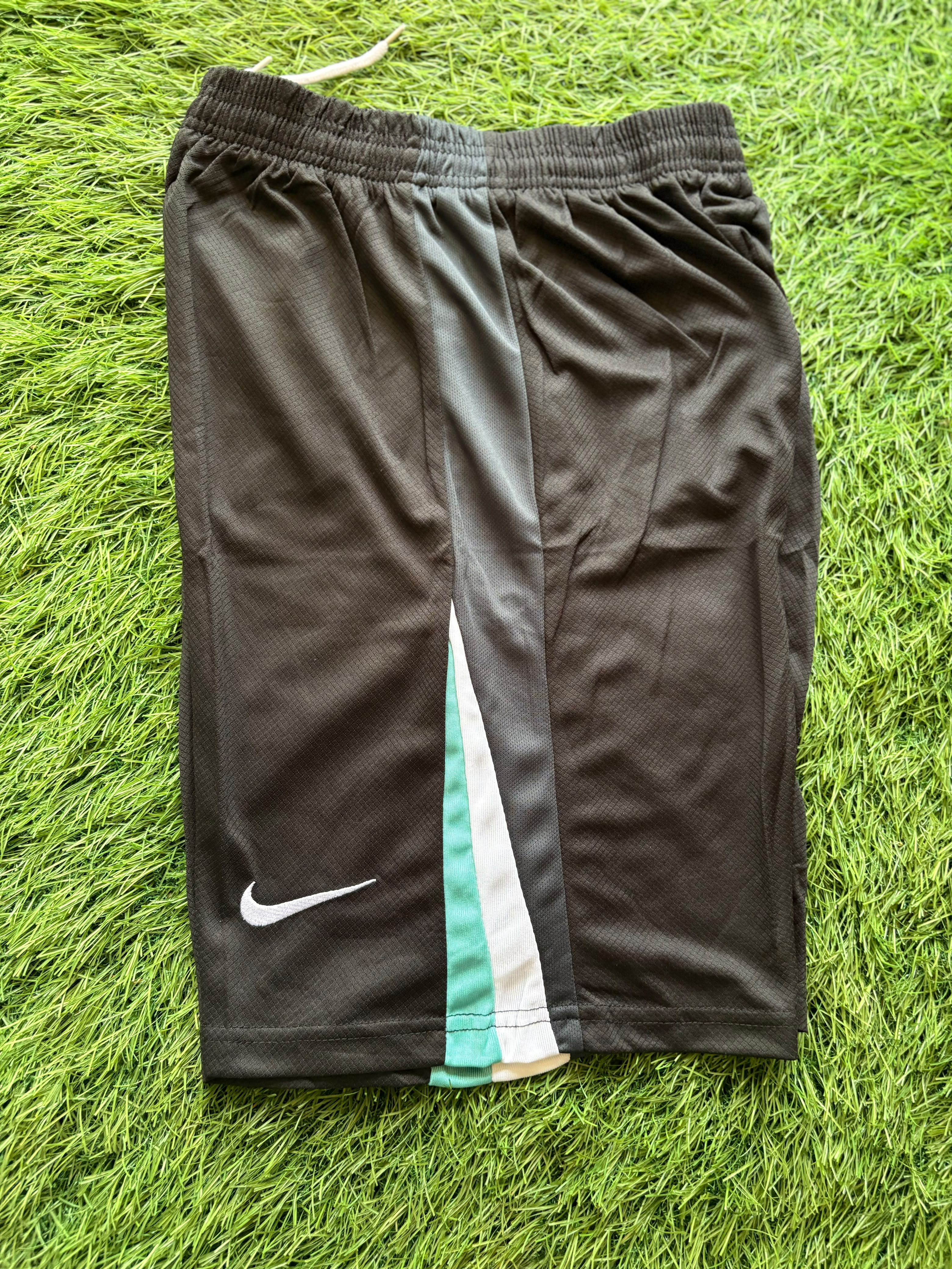 Liverpool Away Black Shorts 2024/25