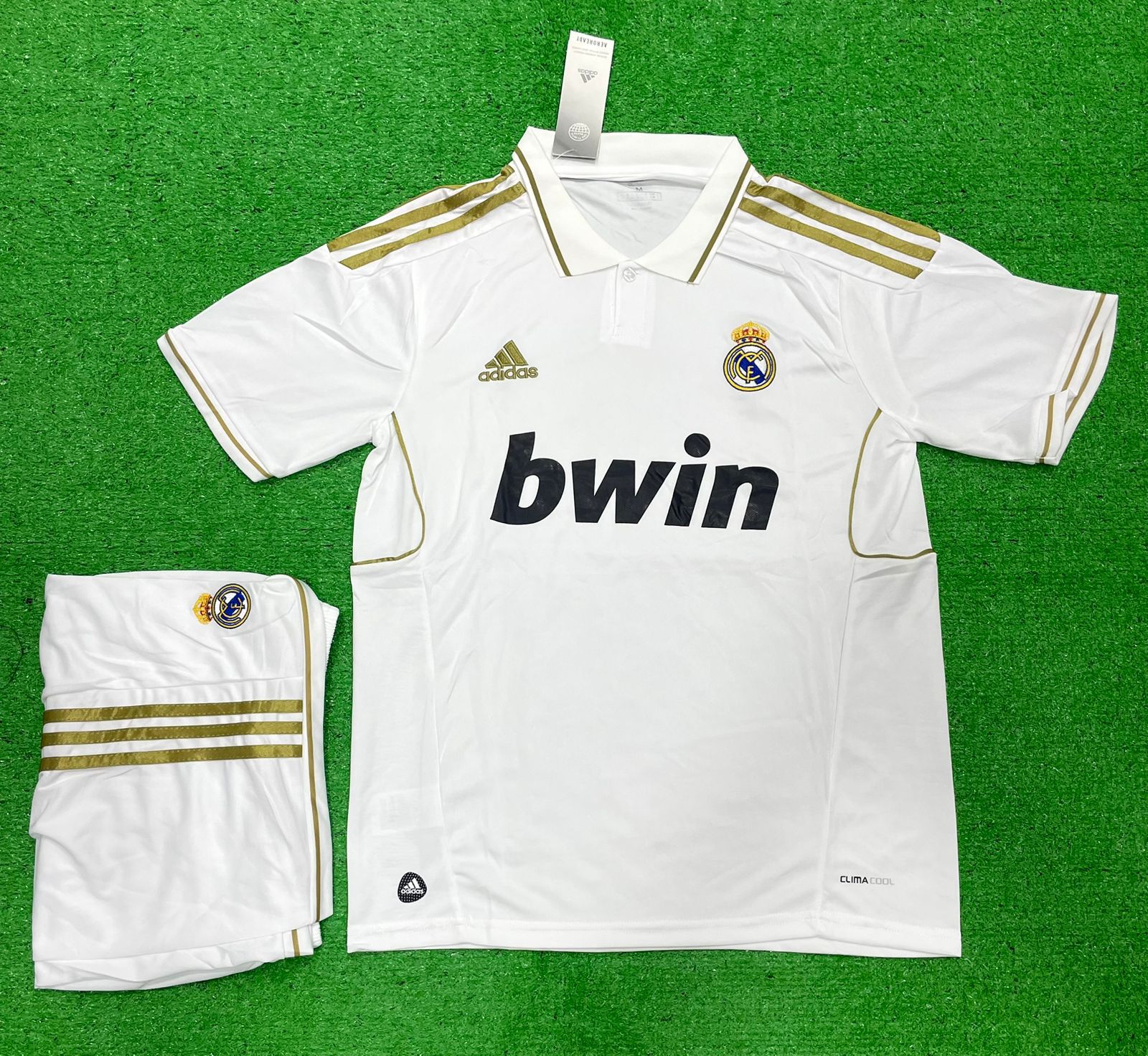 Retro Real Madrid Home Ronaldo Jersey with Shorts 2011/12