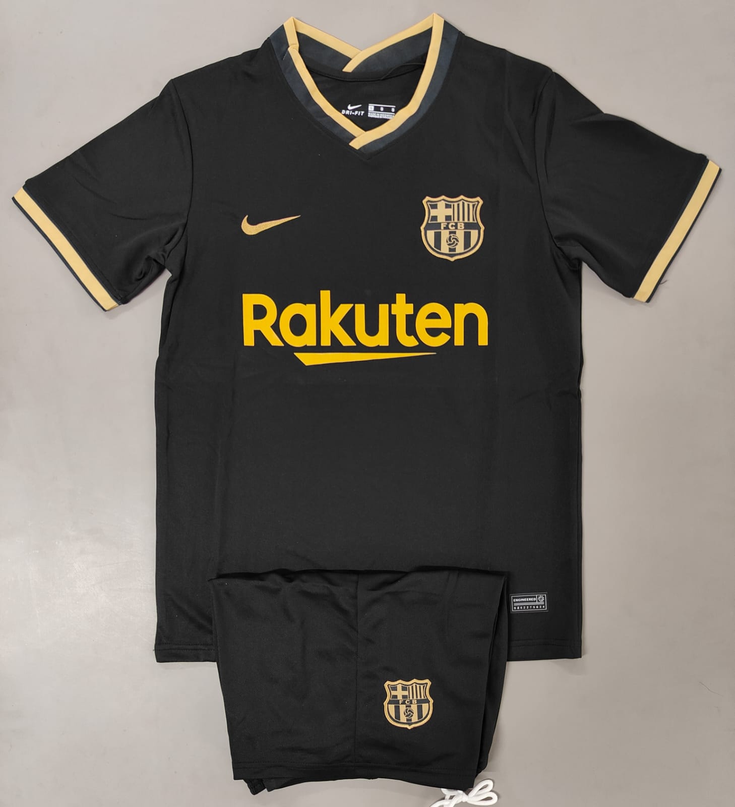 Retro Barcelona Away Jersey & Shorts 2020/21