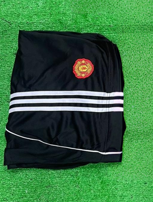 Man Utd Home Shorts 2025/26