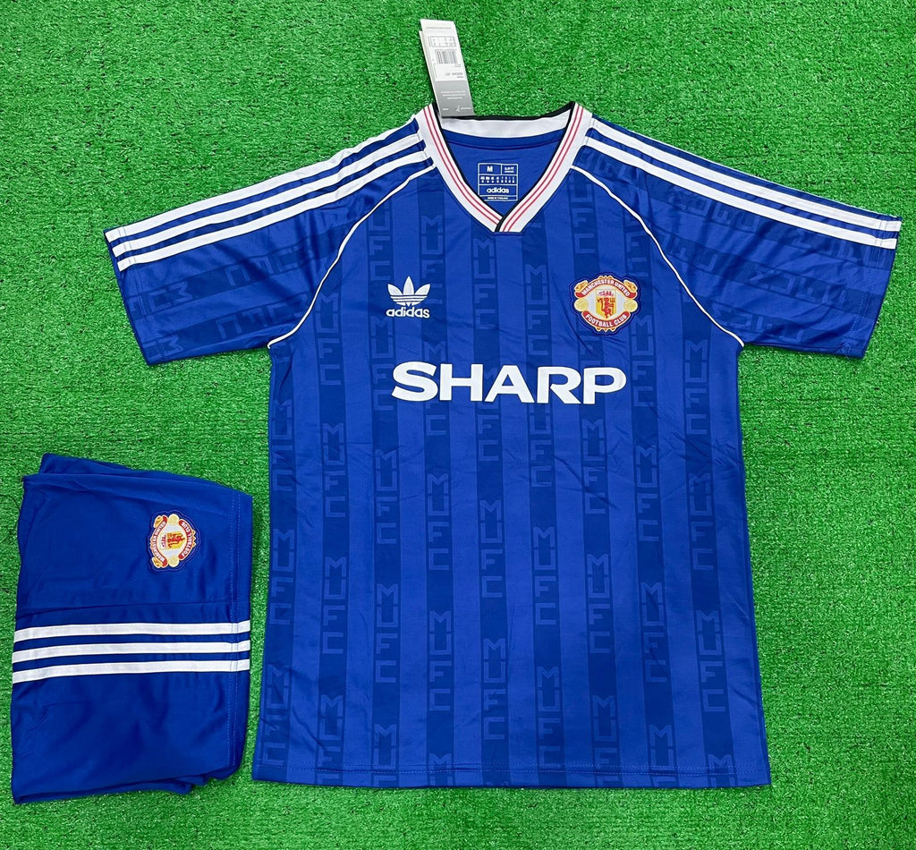 Retro Manchester United Away Ronaldo Jersey & shorts 1988/90