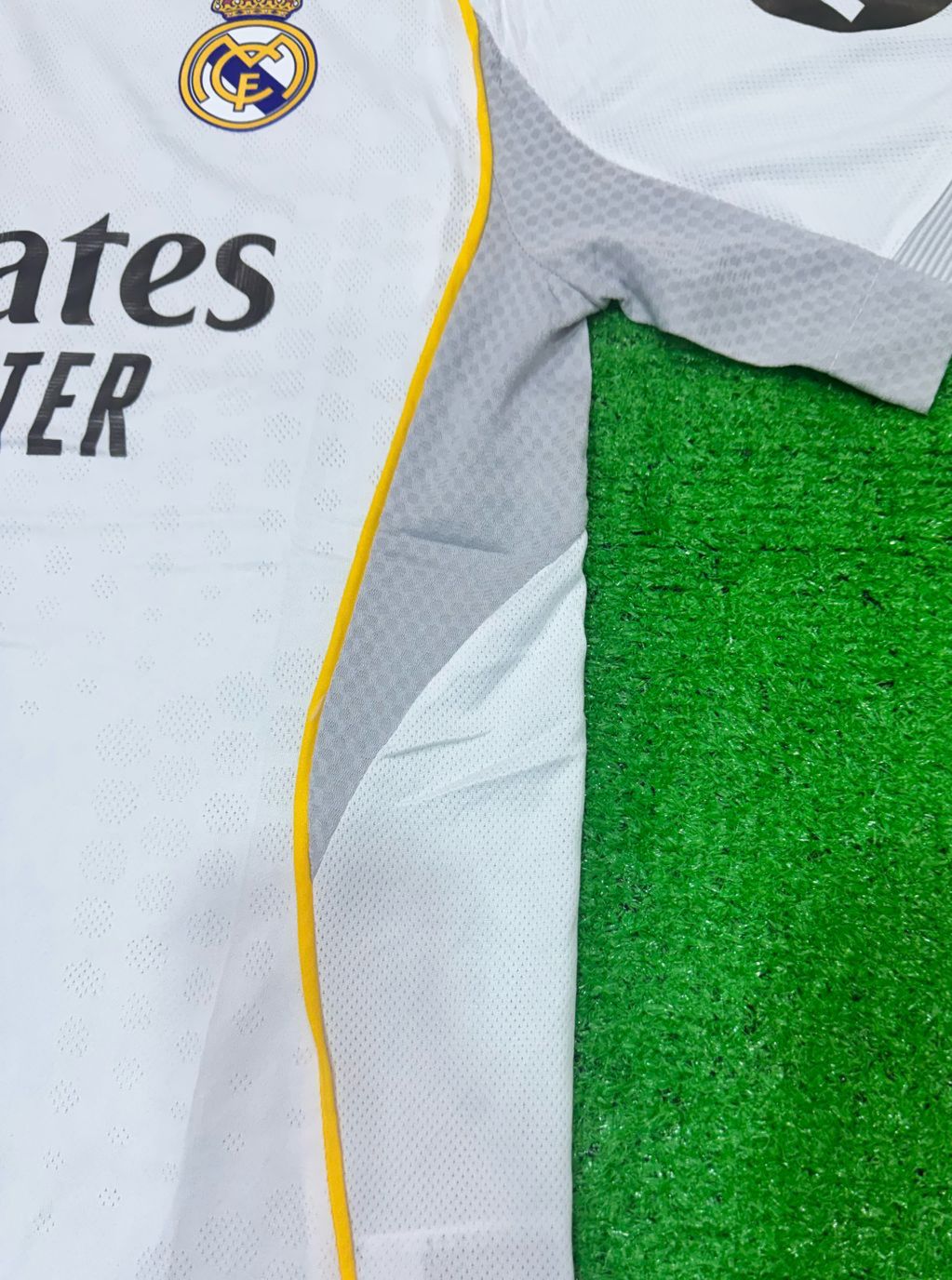 R Madrid Home Full Sleeve Jersey 2025/26 [Player's Quality]